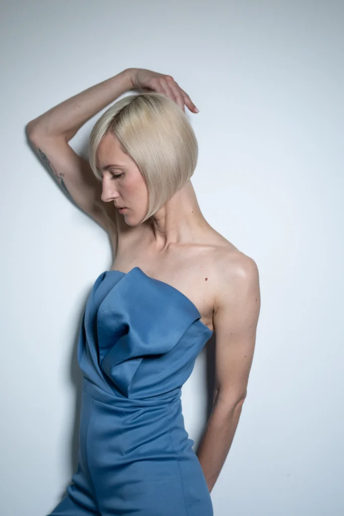 Tagli capelli forma geometrica con le forbici Cutterfly